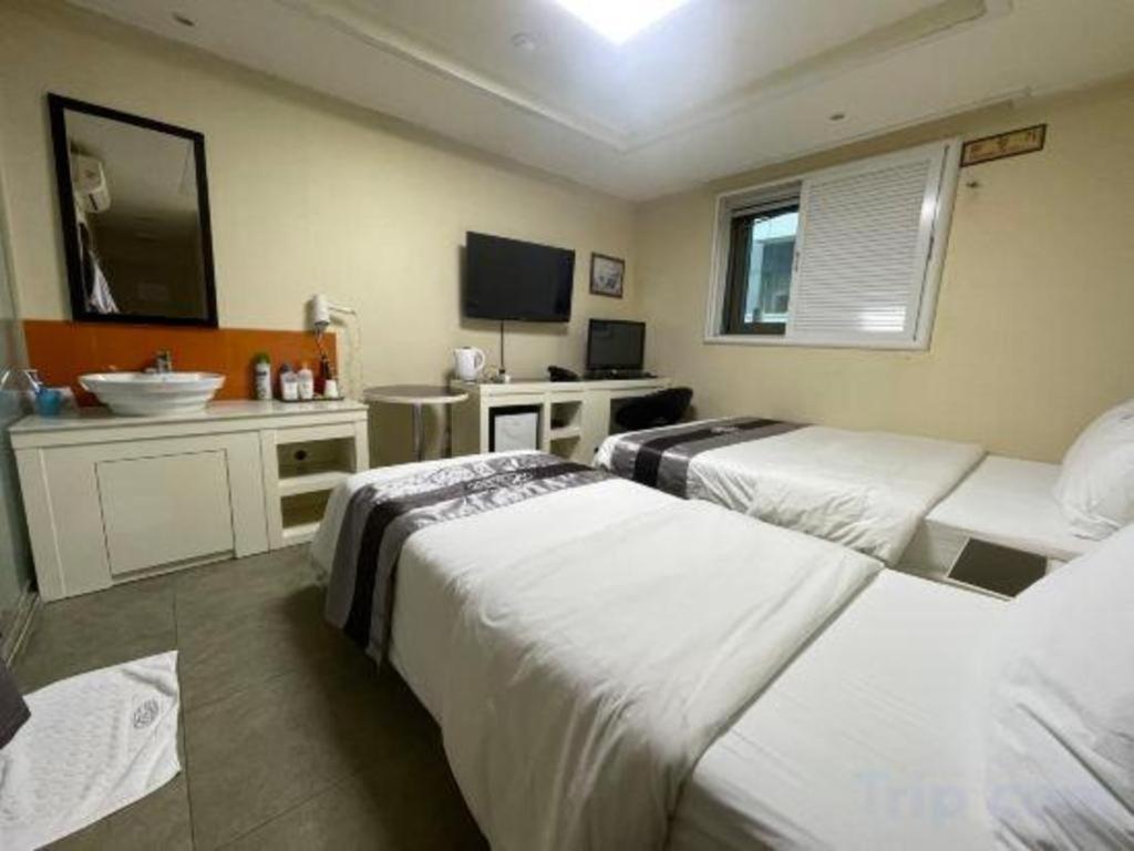 Novalus Tourist Hotel Сеул Екстериор снимка