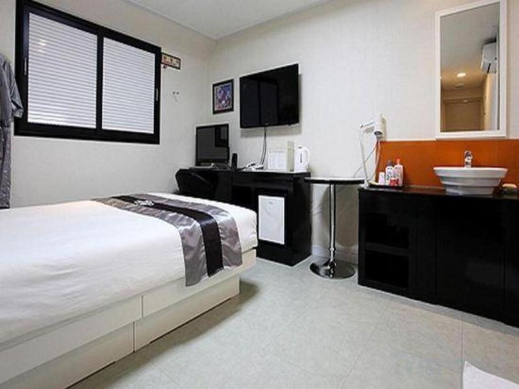 Novalus Tourist Hotel Сеул Екстериор снимка