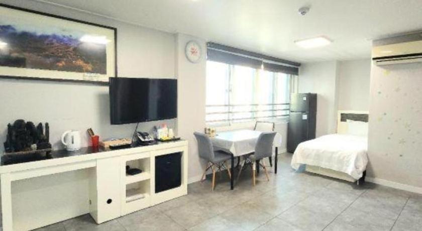 Novalus Tourist Hotel Сеул Екстериор снимка