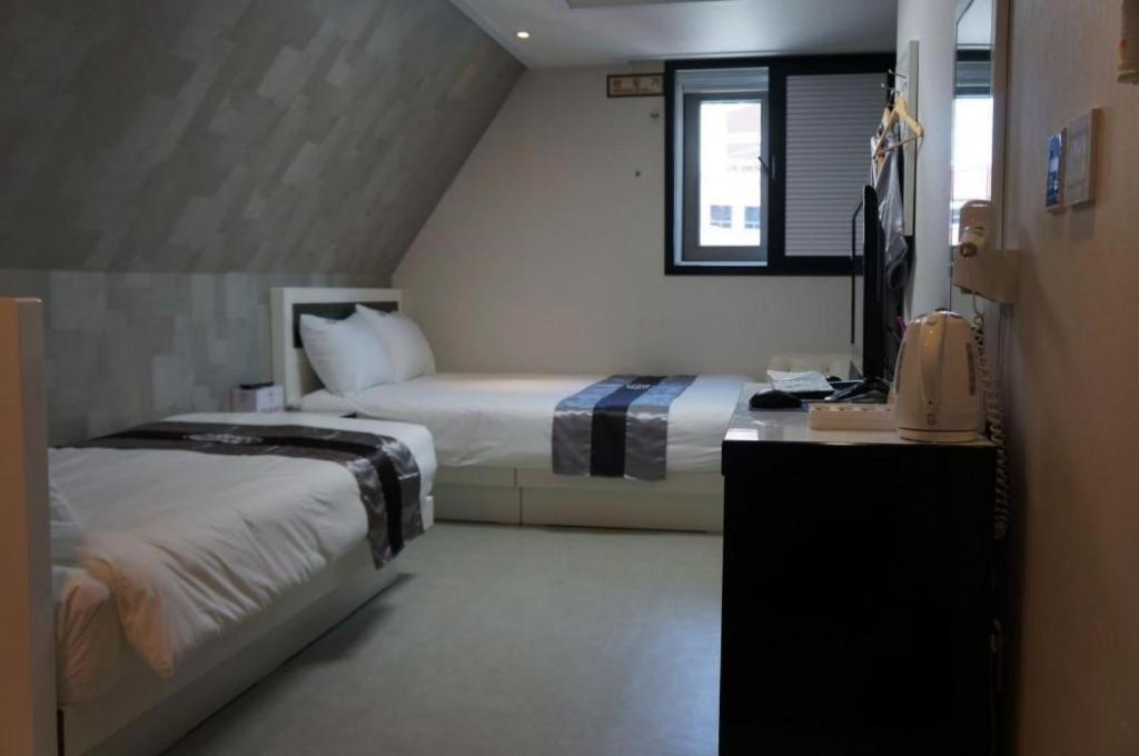 Novalus Tourist Hotel Сеул Екстериор снимка