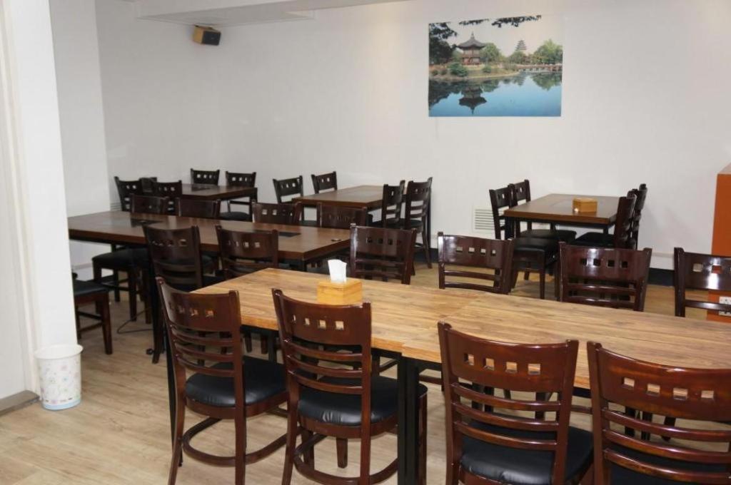 Novalus Tourist Hotel Сеул Екстериор снимка